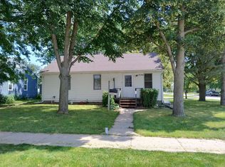 1220 W 22nd St, Kearney, NE 68845