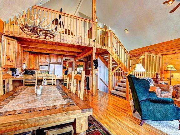 3rd image of 714 Arapahoe Cir