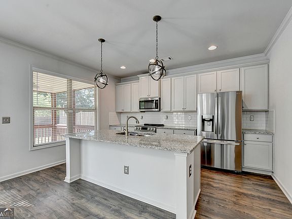 3rd image of 5430 Railway Ln