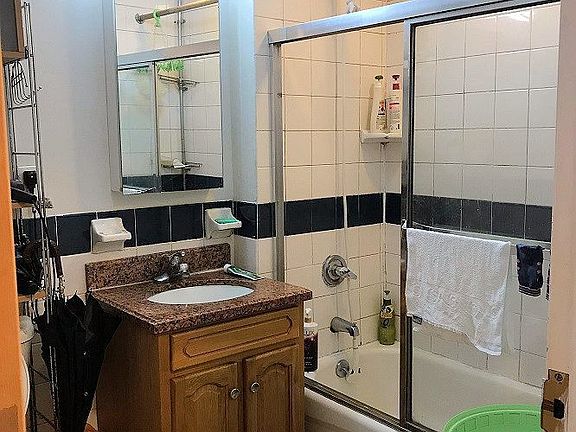 5th image of 148 Madison St APT 5A