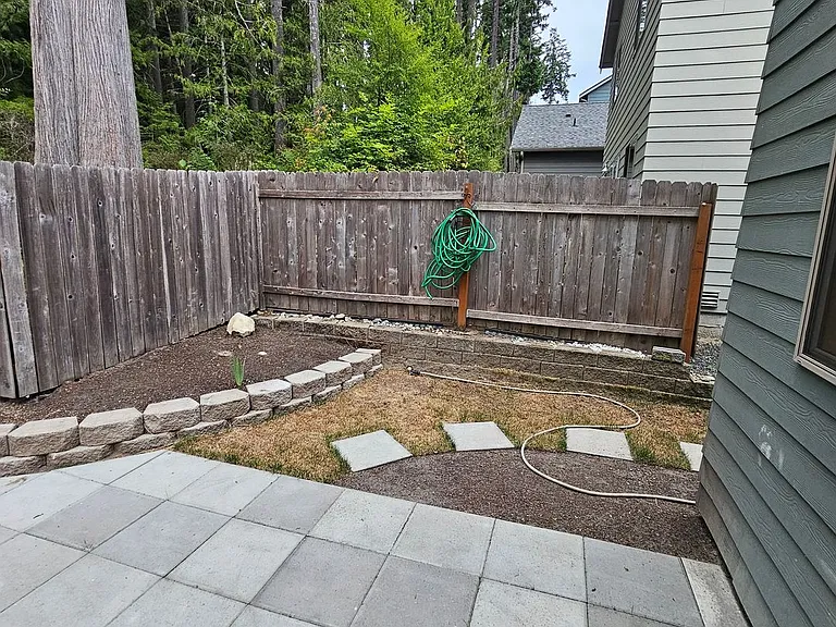 435 NE Inspiration St — Photo 39