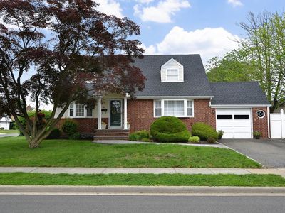 85 Manor Street, Plainview, NY, 11803