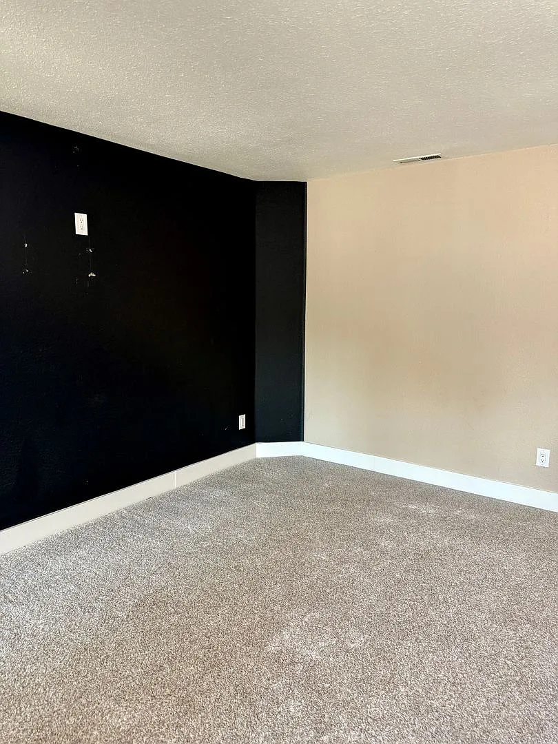 Large home in the heart of Meridian Idaho — Photo 2