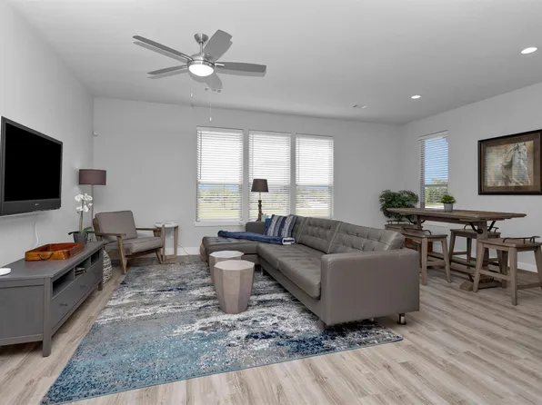 454 S Centro Cir, Shenandoah, TX 77385