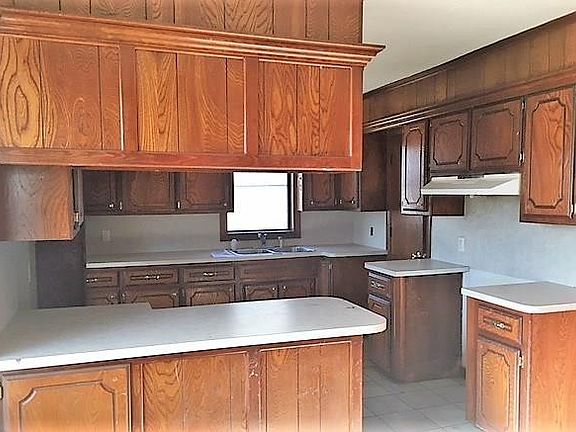 4th image of 1140 SW 58th St