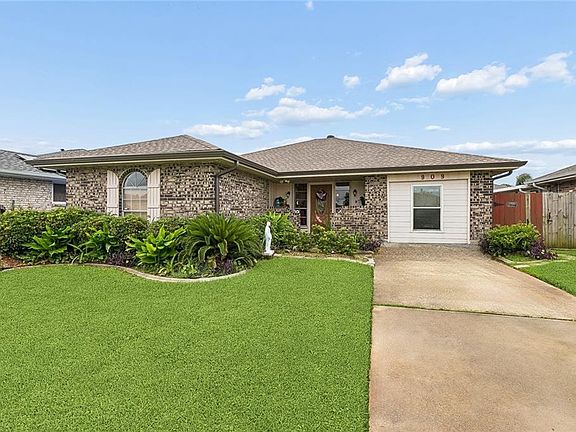 2nd image of 909 Libra Ln
