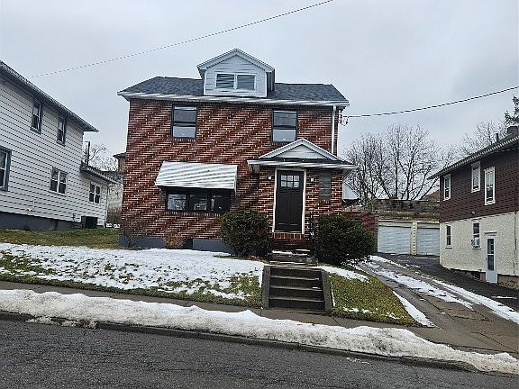 3rd image of 106 Hayes Ave