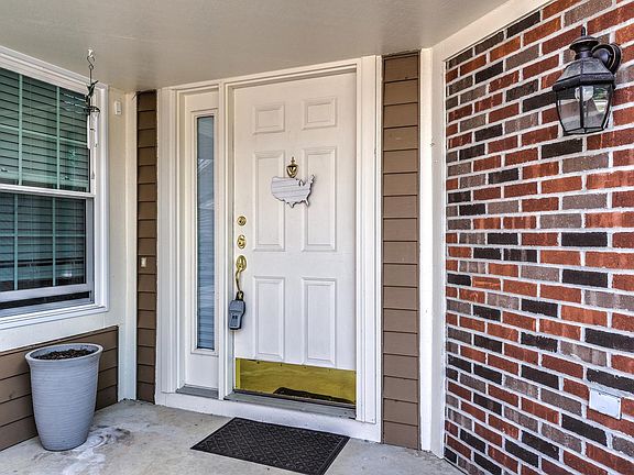 3rd image of 214 Steeplechase Ct #214