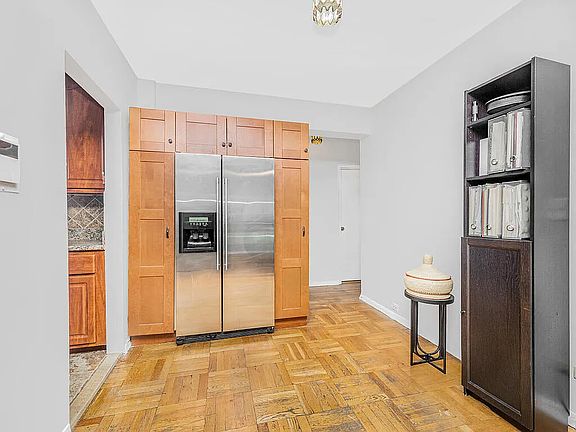 5th image of 3750 Hudson Manor Ter APT 5GW