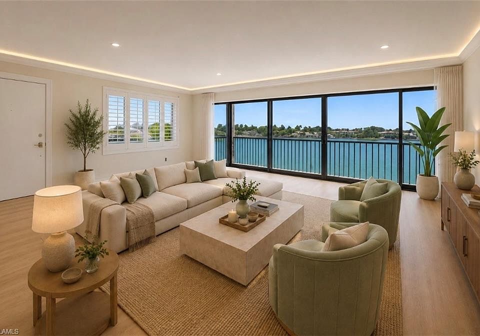1st image of 222 Harbour DR #301