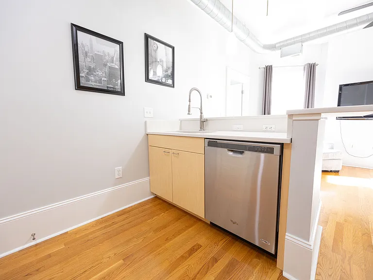 275 S Limestone St #240 — Photo 10