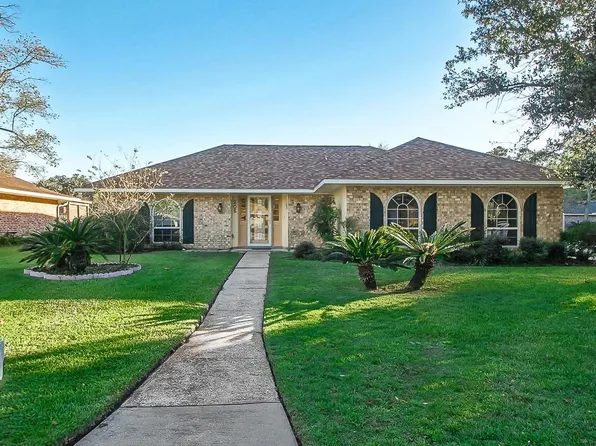 205 Lake Michigan Dr, Slidell, LA 70461