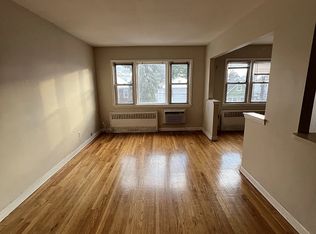 15711 45th Ave #3, Flushing, NY 11355