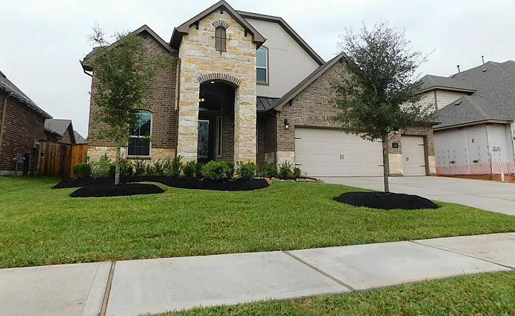 4 bed, 3.5 bath, 3196 sqft, $3,500 — Photo 2