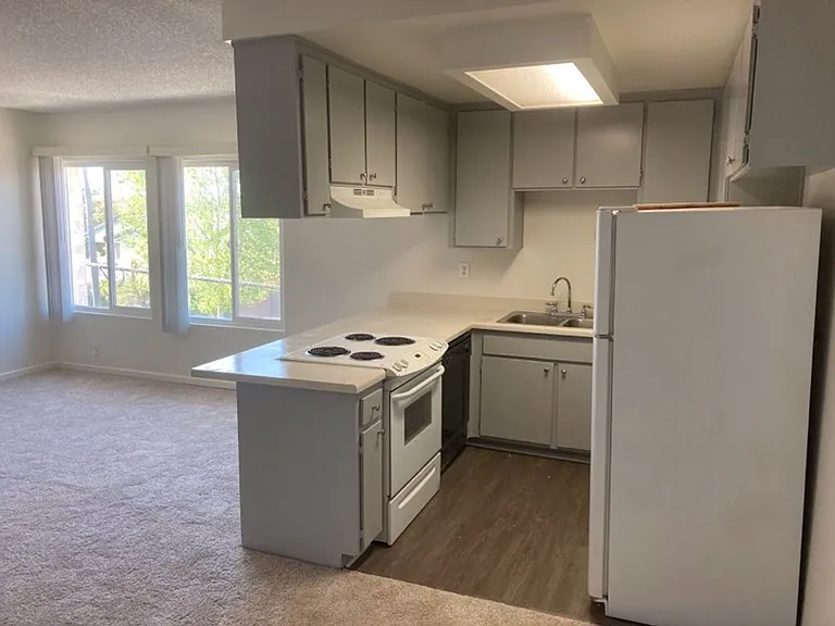 4189 Monroe Ave — Photo 17