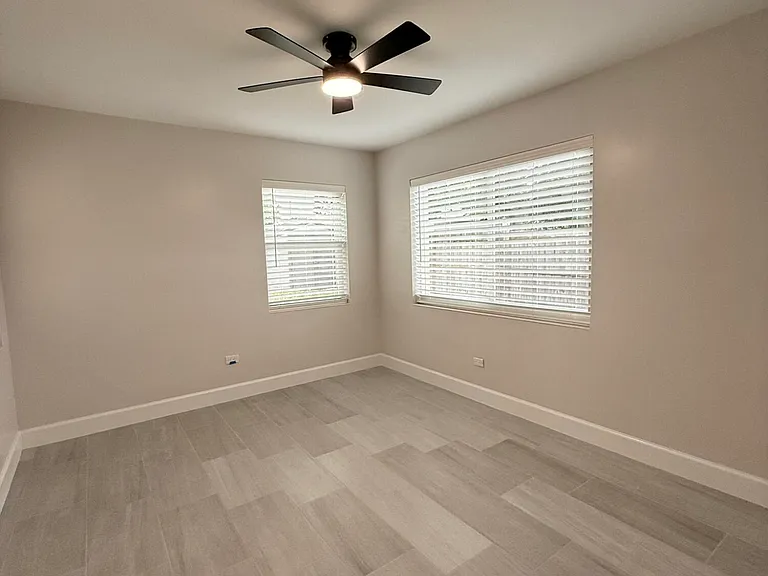 1405 N J Ter — Photo 13