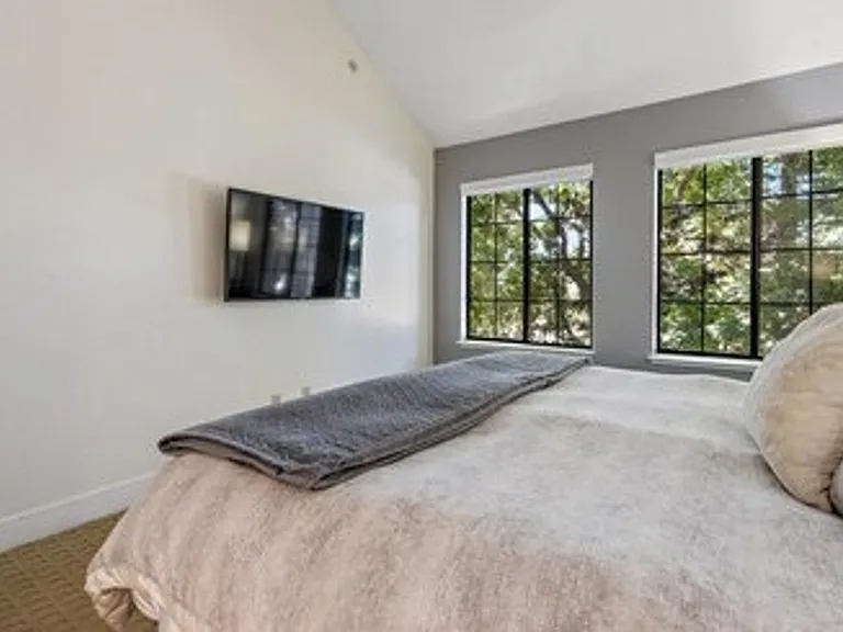 330 S Overlook Dr — Photo 11