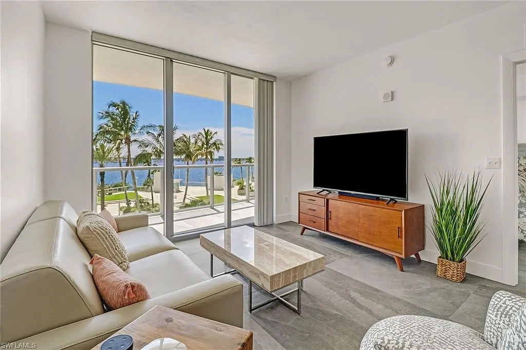1 bed, 1.5 bath, 867 sqft, $2,500 — Photo 1