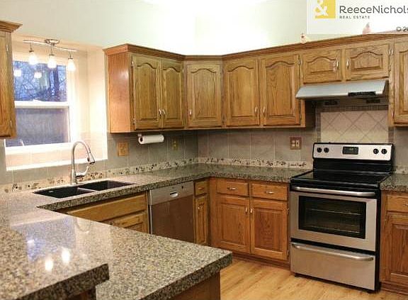 Brand New Granite installed December 2014