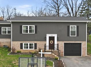 1341 Outer Dr, Hagerstown, MD 21742