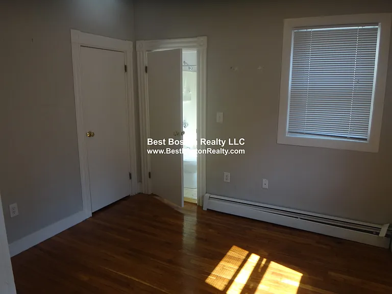 20 John F Kennedy St #7 — Photo 8
