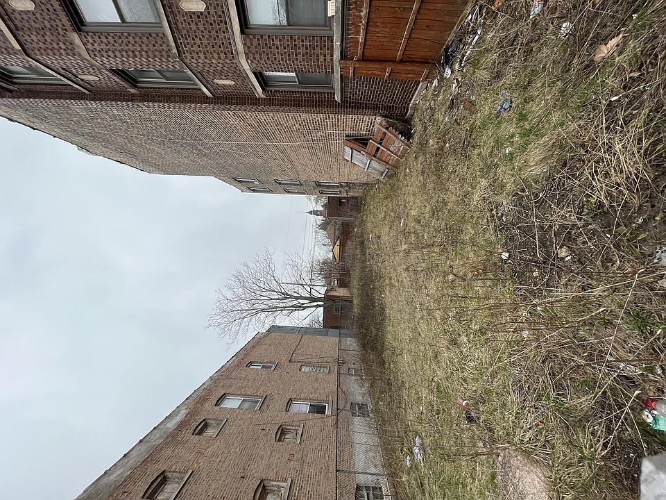 2nd image of 10963 S Vernon Ave