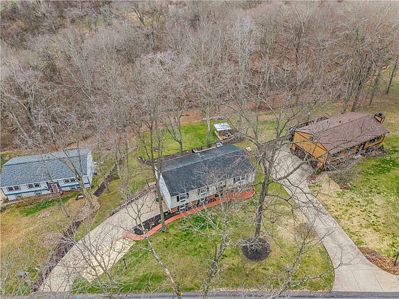 3rd image of 359 Hunting Creek Rd