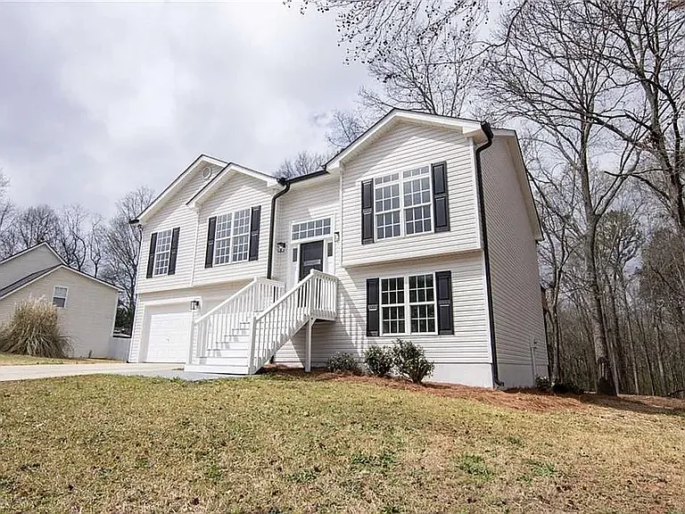 824 Eastmont Rd — Photo 1