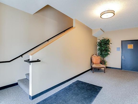 5th image of 12727 College View Dr #201