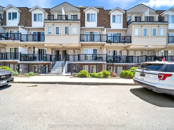 3049 Finch Ave W #1003, Toronto, ON M9M 0A5