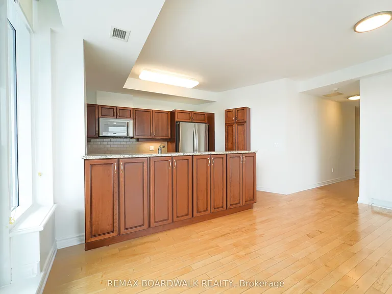 401 Golden Ave #1005 — Photo 8