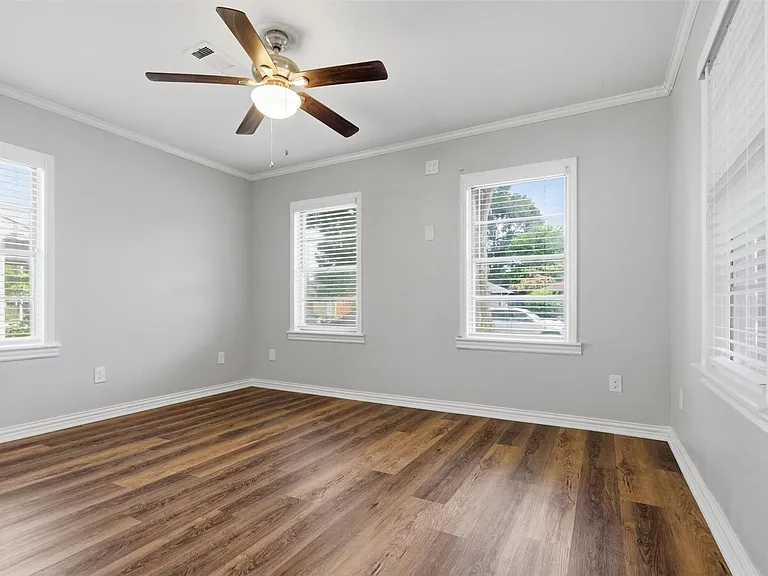 3615 Alberta St — Photo 13