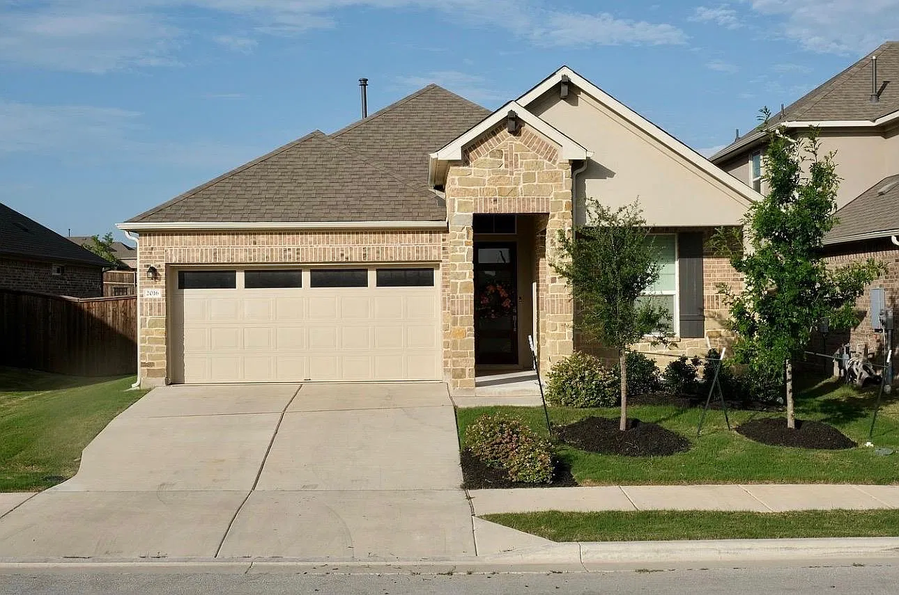 4 bed, 2.0 bath, 1845 sqft, $2,200 — Photo 1