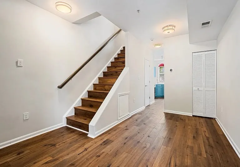 424 Oakdale Pl NW — Photo 4