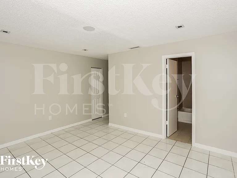 4610 SW 143rd Ct W — Photo 10
