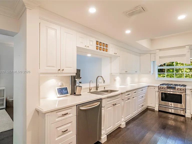 709 Aledo Ave — Photo 16