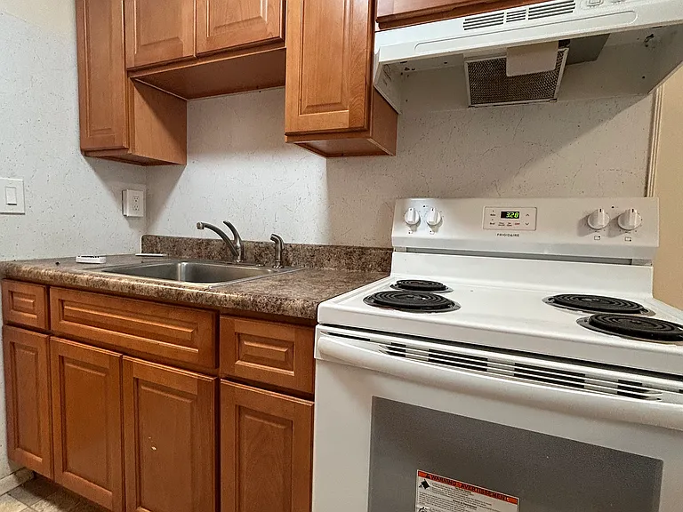 Schopmann Apartments — Photo 10