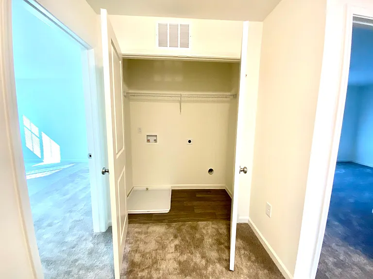 3912 Bissett Way — Photo 39
