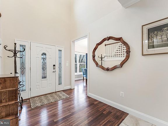 5th image of 5703 Chapin Ave