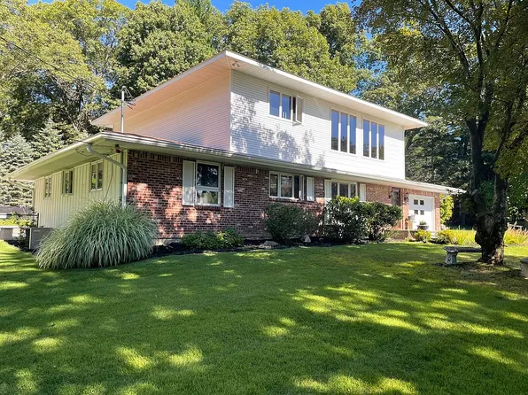 27 Margaret Rd, Monroe, NY 10950