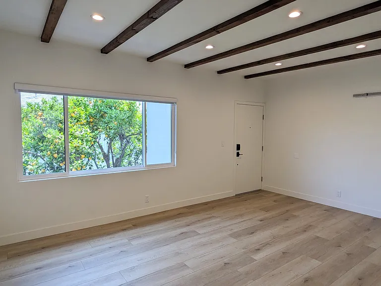 1333 Brockton Ave #6 — Photo 8