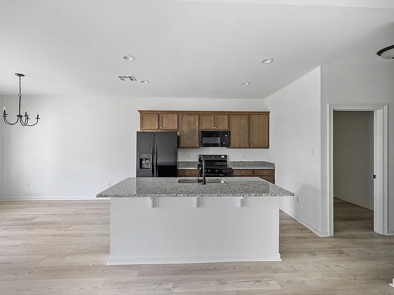 181 Southgate Dr — Photo 3