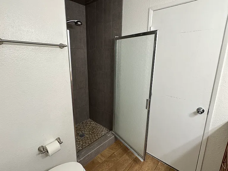 412 Burchett St #18 — Photo 7