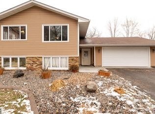 11340 Lakeview Rd, Chisago City, MN 55013