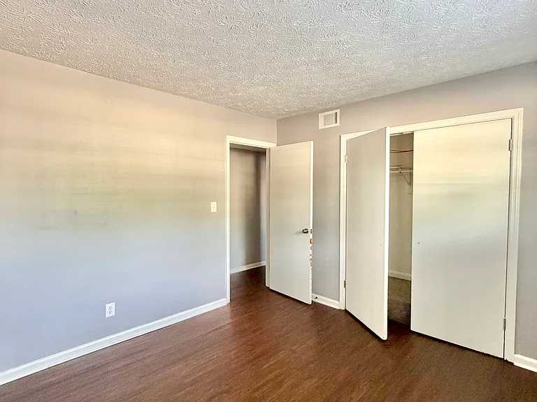 163 Lakeshore Dr #2 — Photo 9