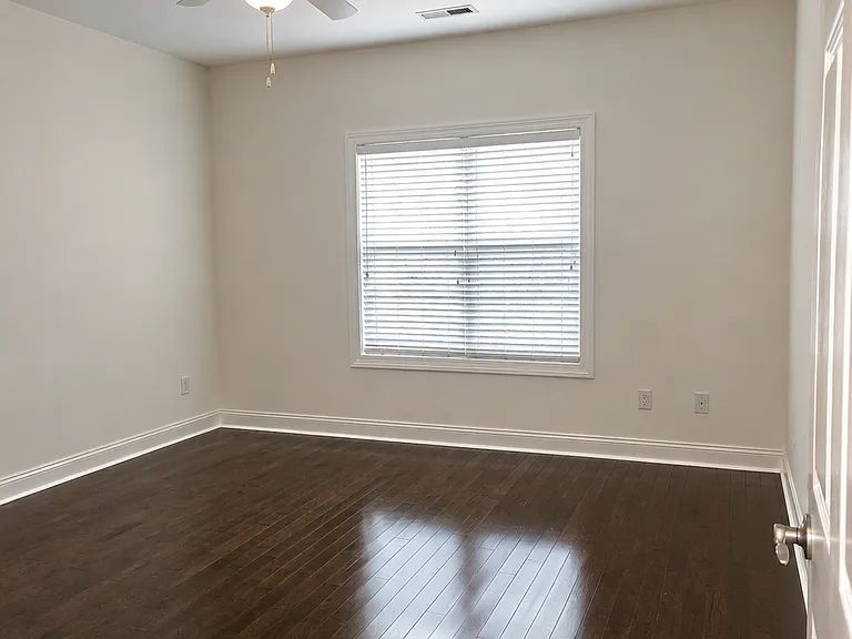 6102 Northshore Dr — Photo 17