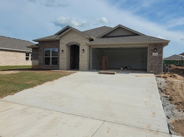 1711 Edwards St, Pea Ridge, AR