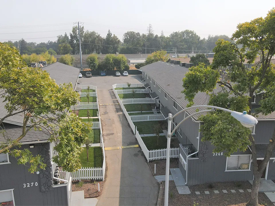 3268-3278 Blue Ridge Circle
