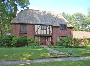2721 Colchester Rd, Cleveland Heights, OH 44106