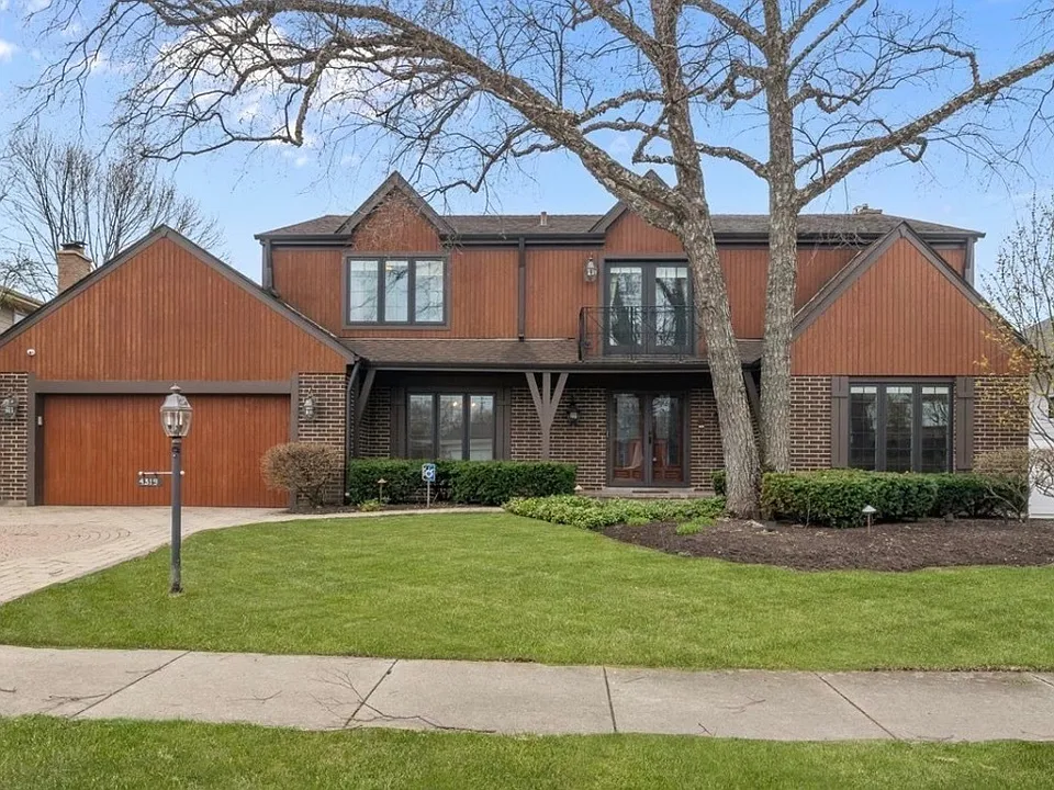 4319 Phyllis Dr